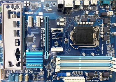 Main máy tính bàn Gigabyte Z77 sạch đẹp