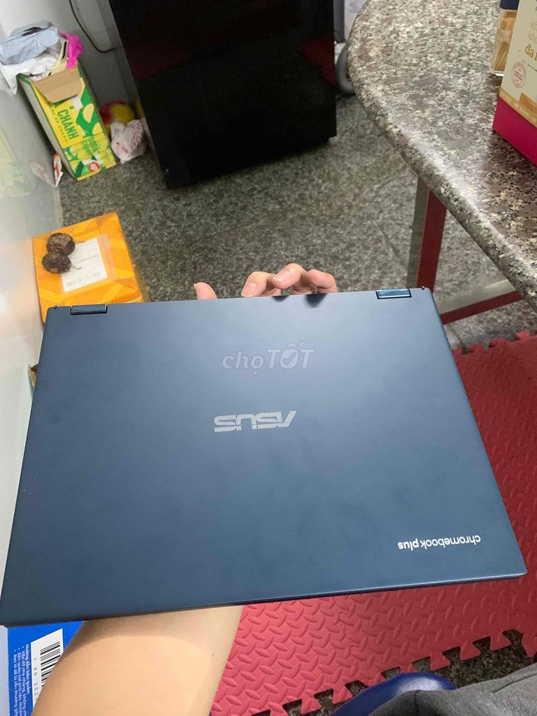 Laptop chạy Android xách tay mỹ