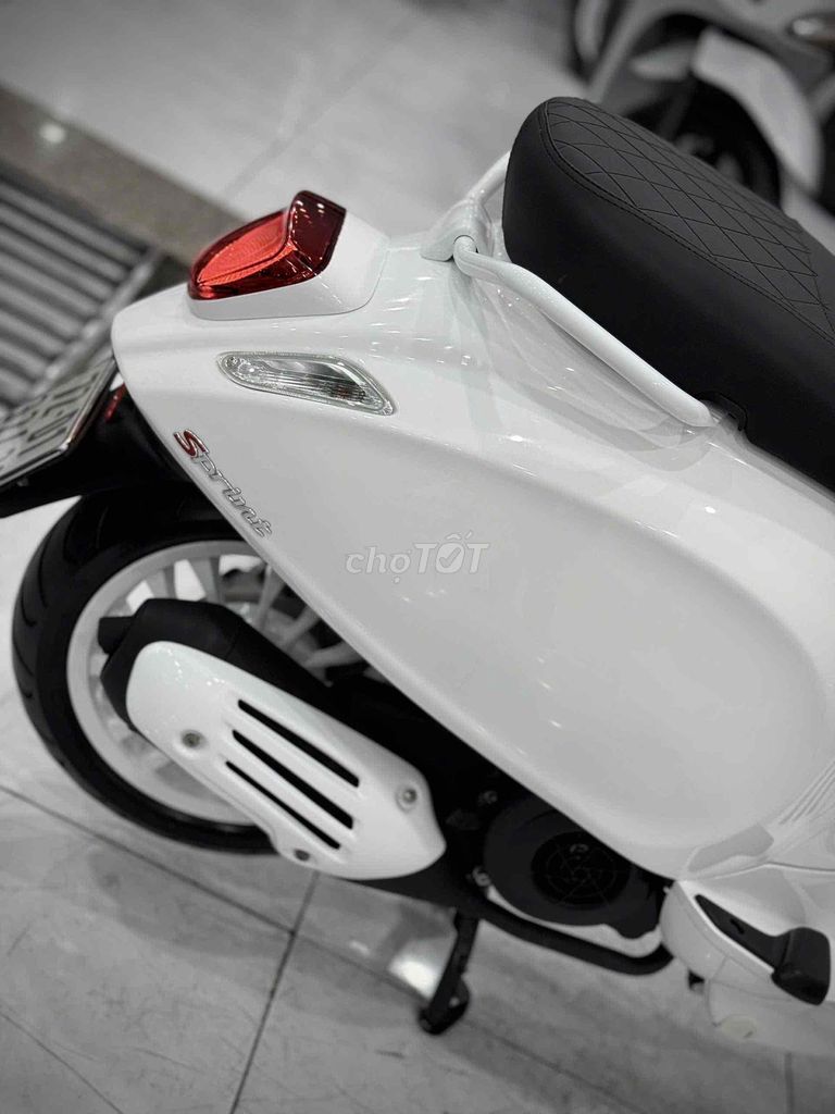 Piaggio Vespa 125 2018 Trắng. Mua bán Xe máy tại Thị xã Phú Mỹ Bà Rịa - Vũng Tàu được đăng bởi Cửa Hàng Xe Máy Phú Mỹ hình 11