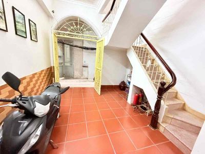Ko QH! Nguyễn Trãi, ngõ ba gác, rộng, nhà dân xây. 33mx3T. Chỉ 6,2 tỷ