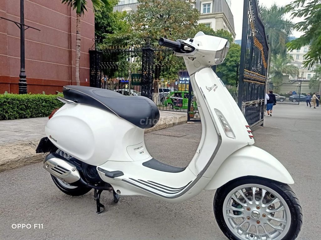XE MÁY PIAGGIO VESPA 125 MÀUTRẮNG  QUÁ ĐẸP ĐK 2018. Mua bán Xe máy tại Quận Cầu Giấy Hà Nội được đăng bởi TUẤN MINH hình 3