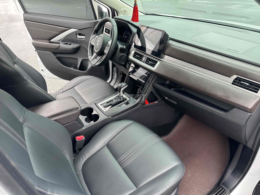 Xe 7 Chỗ Xpander 1.5 sx 2013 AT Premium. Mua bán Ô tô tại Quận Hoàng Mai Hà Nội được đăng bởi Thang Pham hình 11