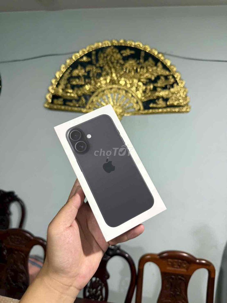 Apple iPhone 16 128GB Đen VNA Mới new seal. Mua bán Điện thoại tại Thành phố Thủ Đức Tp Hồ Chí Minh được đăng bởi trần thành tú hình 1