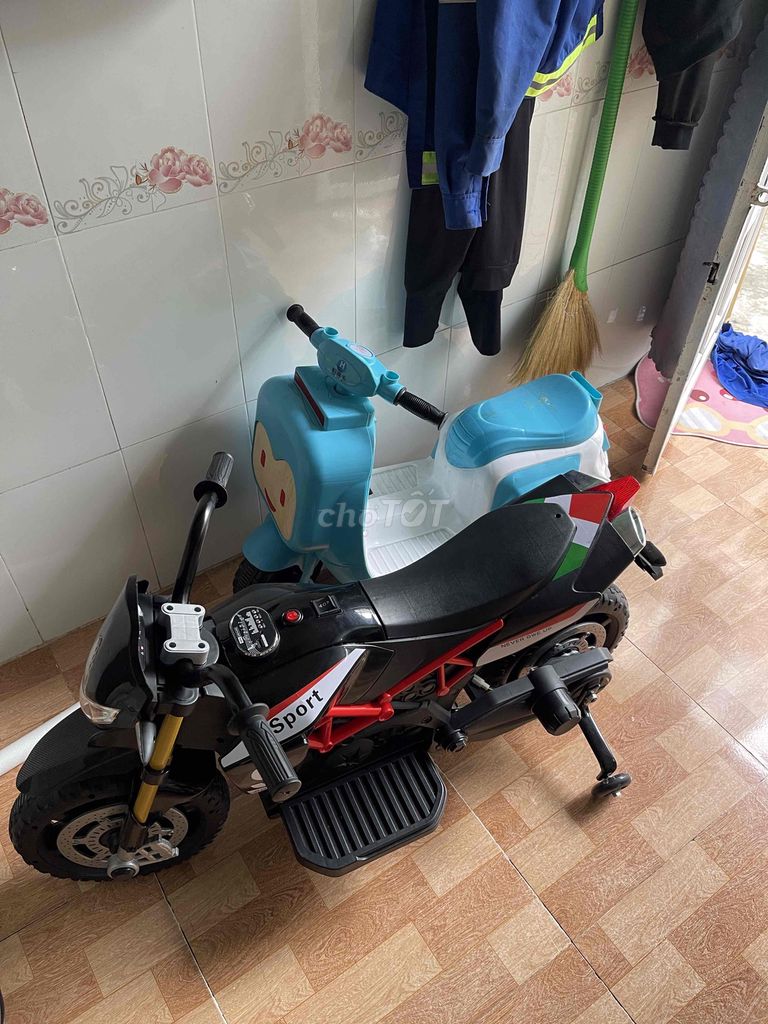 Xe máy điện trẻ em màu Đen. Mua bán Mẹ và bé tại Huyện Nhà Bè Tp Hồ Chí Minh được đăng bởi Minh Hồ hình 1