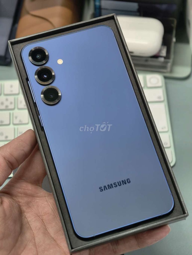 Samsung S25 Plus 12GB 256GB Xanh VN kèm box. Mua bán Điện thoại tại Quận Cầu Giấy Hà Nội được đăng bởi Nguyễn Văn Cường hình 1