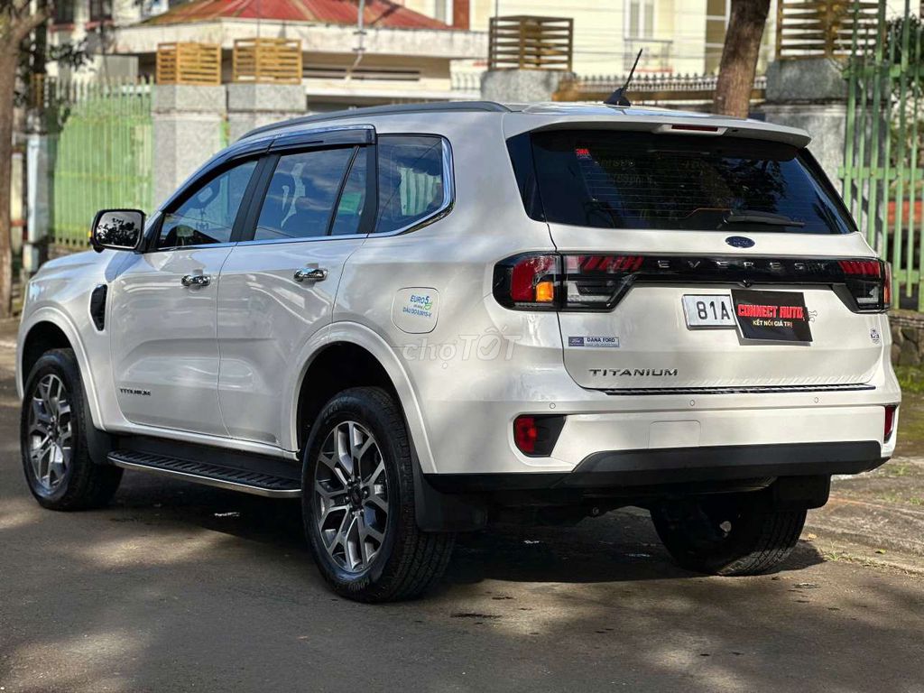 Ford Everest Titanium Plus 2.0L 4x4 AT 2025. Mua bán Ô tô tại Thành phố Pleiku Gia Lai được đăng bởi Connect Auto hình 5