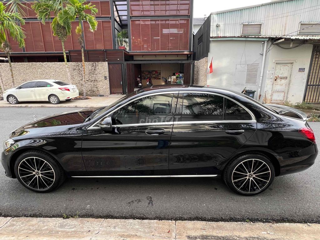 Mercedes C200 Exclusive odo 28k km siêu lướt 2019. Mua bán Ô tô tại Quận Bình Thạnh Tp Hồ Chí Minh được đăng bởi Nguyễn Thanh Tân hình 6