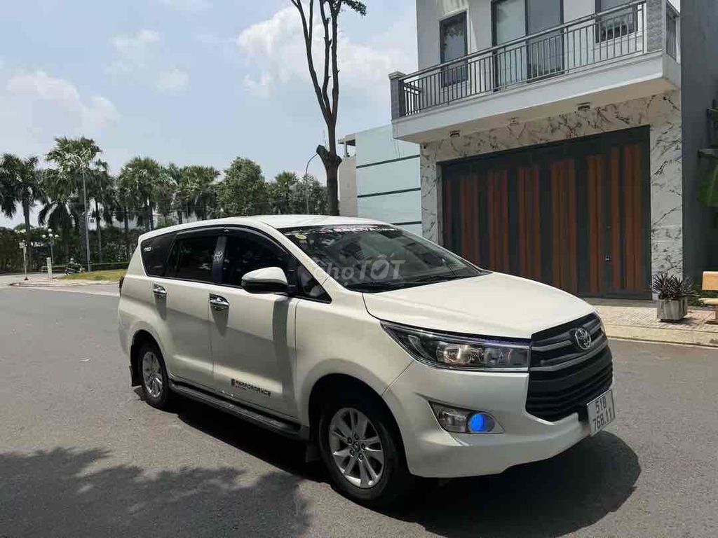 Toyota Innova 2019 Механика Белая Кожа