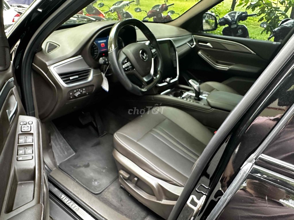 Vinfast Lux SA 2.0 2019 AT 37000 km Đen. Mua bán Ô tô tại Quận 7 Tp Hồ Chí Minh được đăng bởi Hoàng Trung hình 5