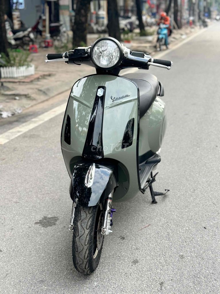 Vespa xám đủ giấy tờ.bình 2k24. Có trả góp