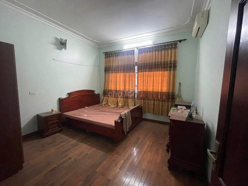 Таунхаус 90м² рядом с университетом Тханглонг, Дайким