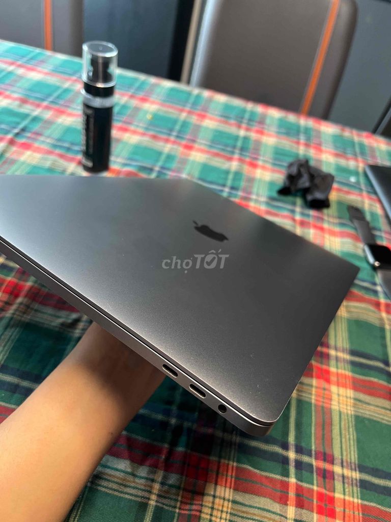 MacBook Pro 2019 i7 32GB/500GB. Mua bán Laptop tại Quận Hoàng Mai Hà Nội được đăng bởi Tuấn hình 1