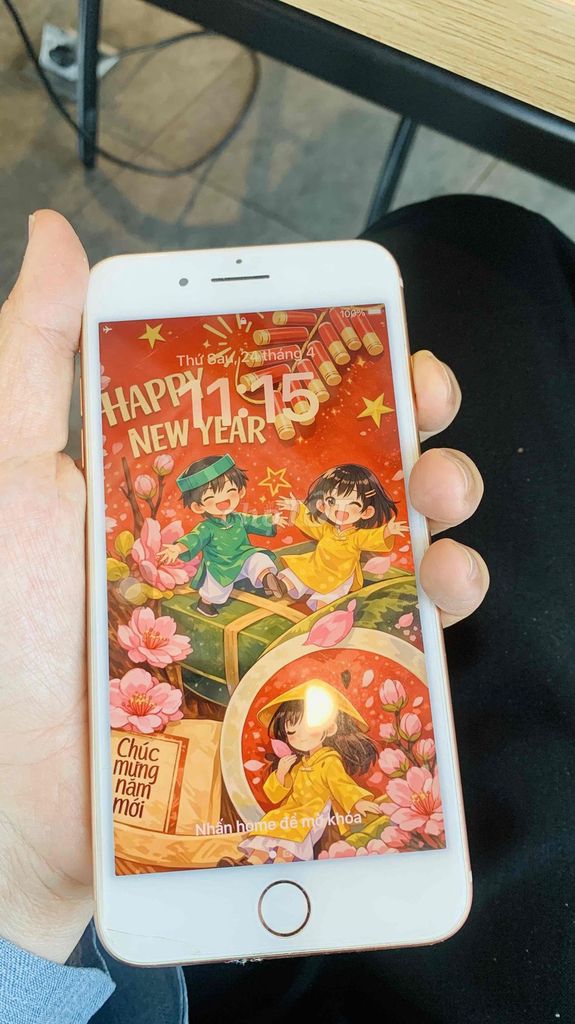 1 cặp hắc - bạch iPhone 8 Plus 64GB. Mua bán Điện thoại tại Quận 4 Tp Hồ Chí Minh được đăng bởi Khiết Ka Trần hình 1