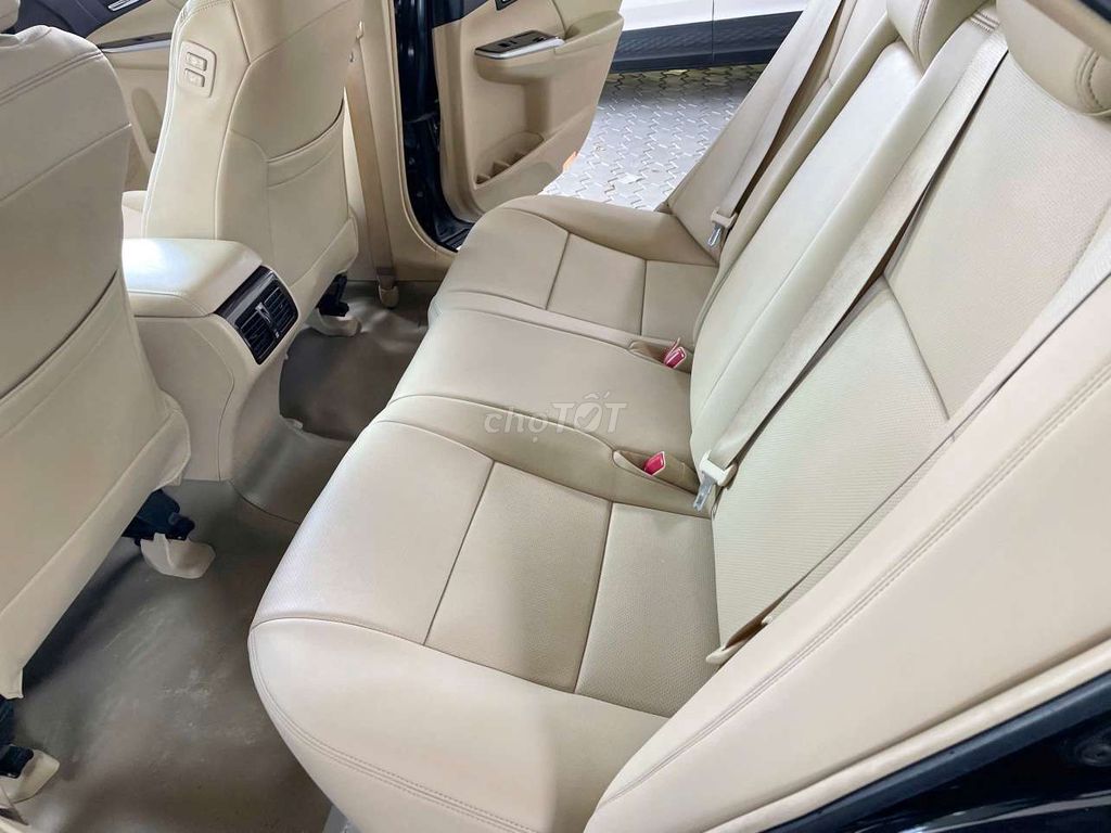 TOYOTA CAMRY 2.0E. Mua bán Ô tô tại Thành phố Thủ Đức Tp Hồ Chí Minh được đăng bởi Ms Hiệp  hình 6