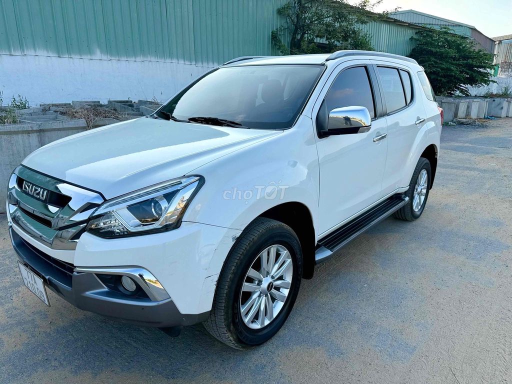 Isuzu Mu-X 2021 photo 2
