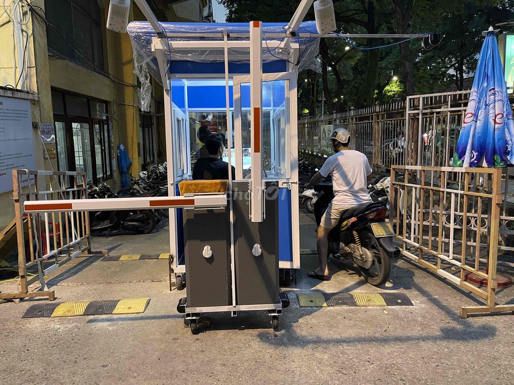 cần 2 nv bảo vệ đi làm ngay. Dịch vụ nhà cửa khác tại Quận Hai Bà Trưng Hà Nội được đăng bởi phạm trường giang hình 1