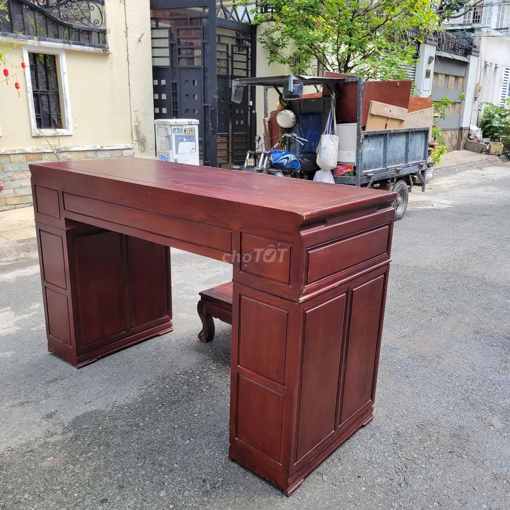 Bàn thờ gỗ tự nhiên Nâu đỏ,bộ bàn thờ Gia Tiên đẹp. Mua bán Nội thất, đồ gia dụng khác tại Thành phố Thủ Đức Tp Hồ Chí Minh được đăng bởi PHÚ NHÀN NỘI THẤT THANH LÝ SÀI GÒN hình 1