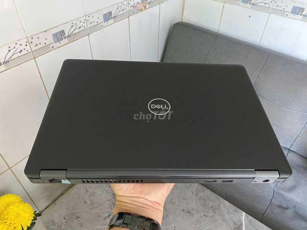 Dell latitude E5490 ( i5-8350U. Ram 8/ssd 256G )