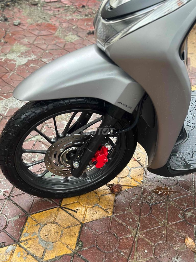 SH Mode Mua Vào Tháng 12/2024 Xe Ít Đi Còn Khá Đẹp. Mua bán Xe máy tại Thành phố Quảng Ngãi Quảng Ngãi được đăng bởi Hien hình 6