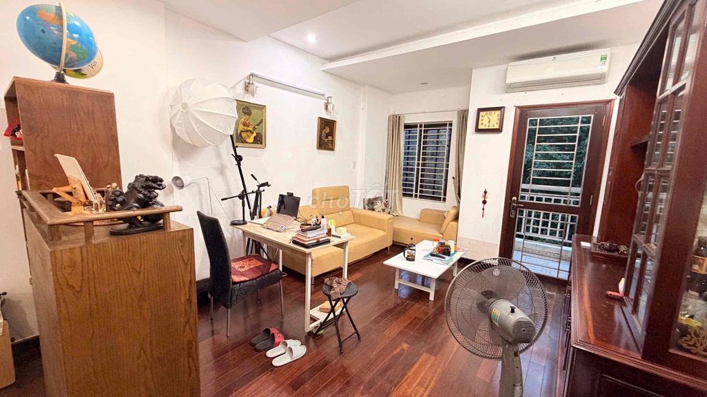 Таунхаус в аренду в районе Ан Фу Ан Кхань, 5BR, цена всего 32т.р.
