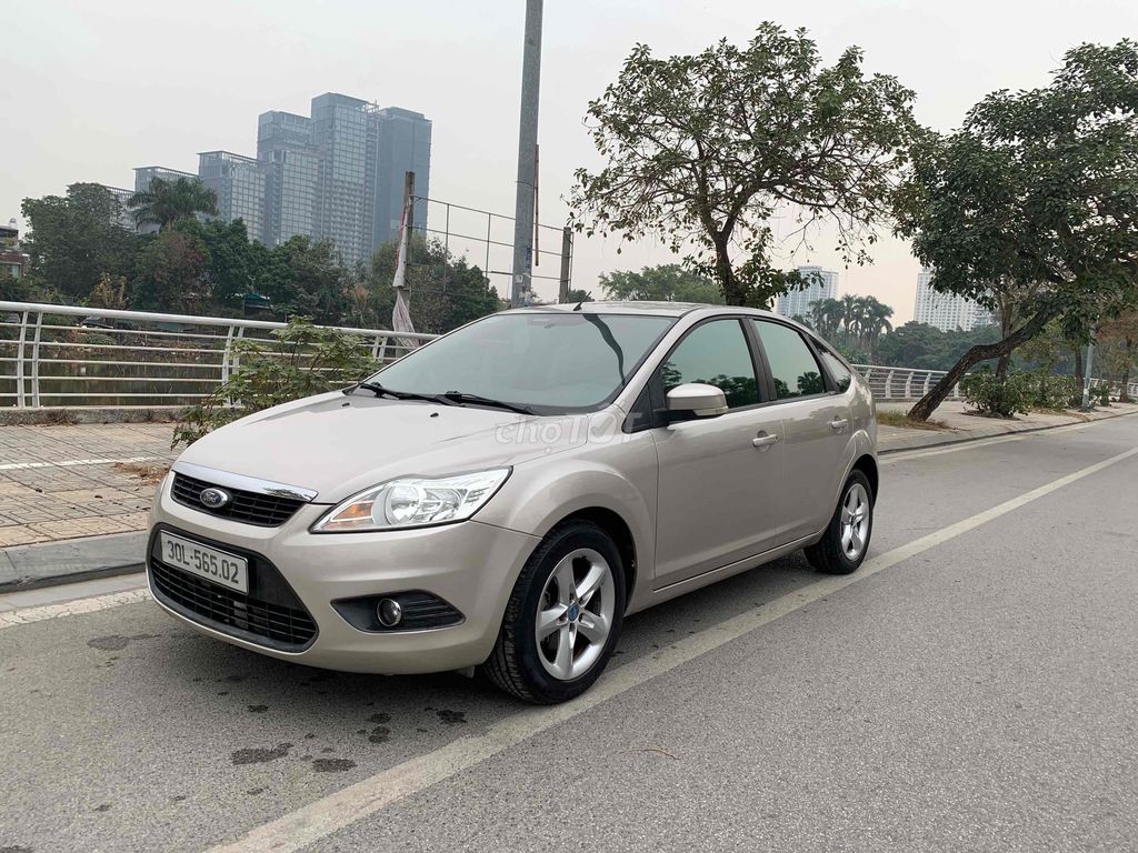 Ford Focus 2011 tự động còn rất mới