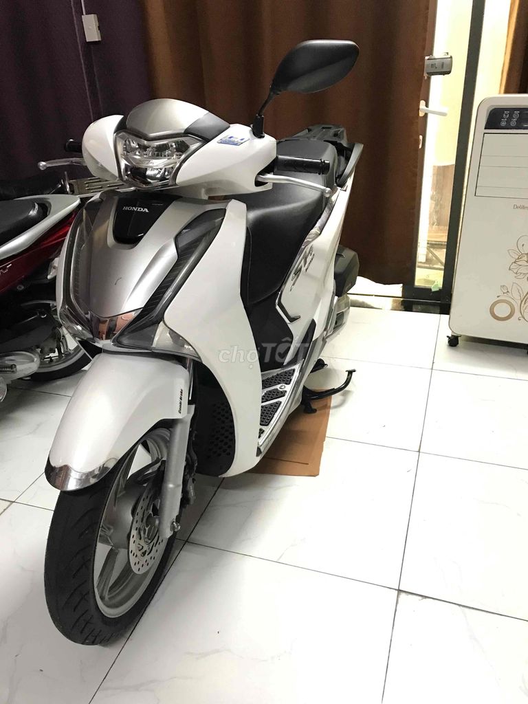 SH 2019 , đăng ký 2021 màu trắng camay khoá smacke. Mua bán Xe máy tại Quận 10 Tp Hồ Chí Minh được đăng bởi Chi hình 3