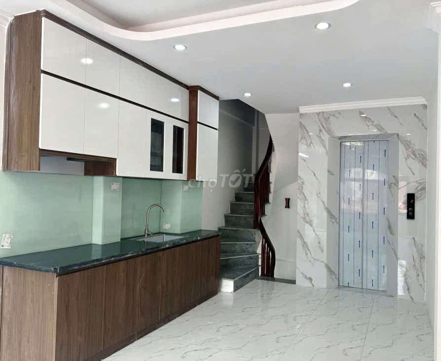 THẠCH BÀN - Ô TÔ TRÁNH ĐỖ NGÀY ĐÊM- KINH DOANH ĐỈNH- GARA THANG MÁY. Mua bán nhà ở tại Quận Long Biên Hà Nội được đăng bởi Nguyễn Văn Thụ hình 1