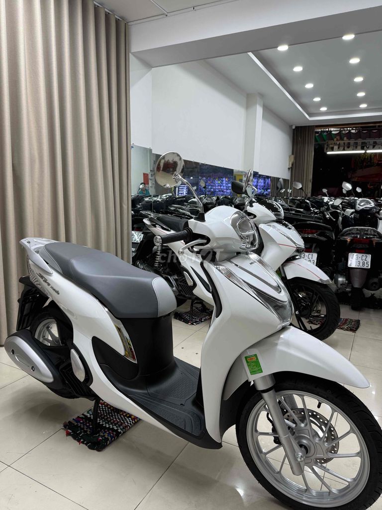 SH mode vừa bấm biển xong mới 100%. Mua bán Xe máy tại Quận Thanh Khê Đà Nẵng được đăng bởi THẾ MẪN CHUYÊN XE LƯỚT CÓ BÁN TRẢ GÓP  hình 3