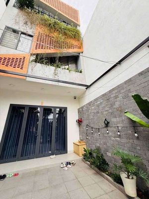 Rent · 3 bd · 100 м² · Quận Ngũ Hành Sơn, ул. Đường Đa Phước 9