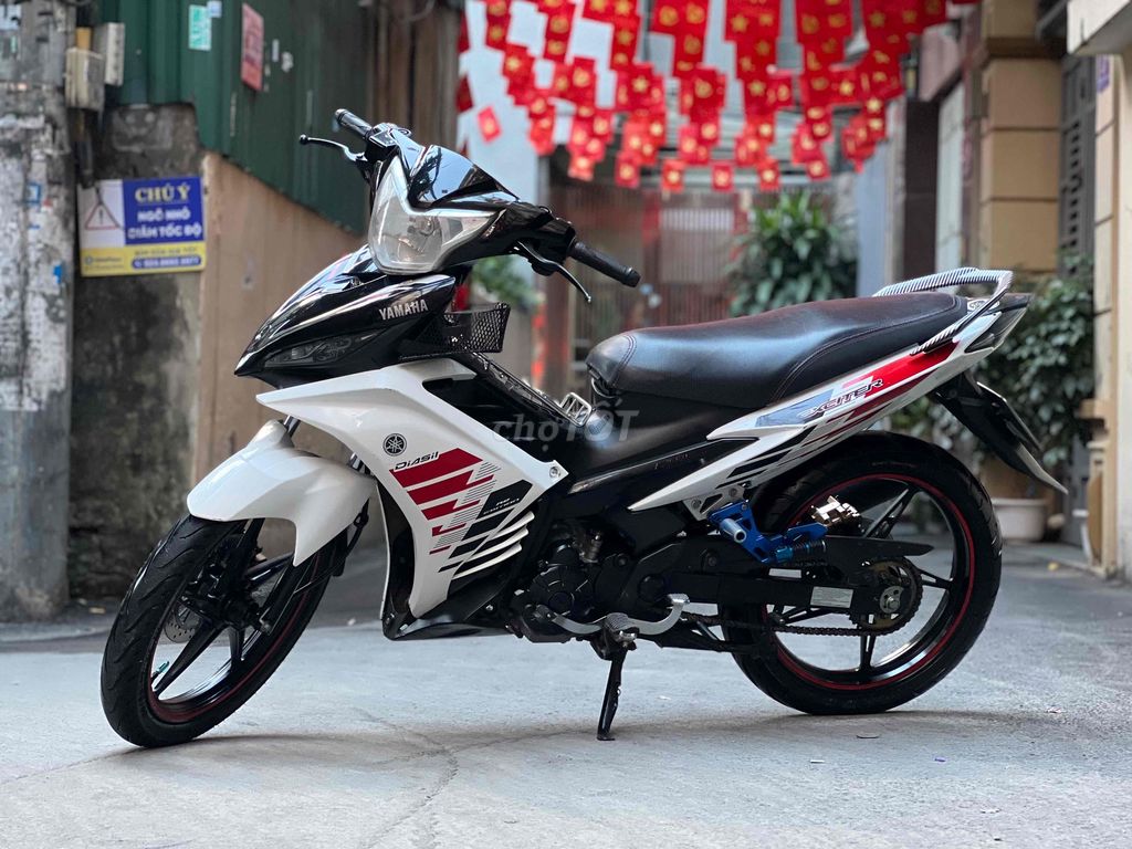 Exciter 135 đời chót 2014. hỗ trợ góp và sang tên. Mua bán Xe máy tại Quận Cầu Giấy Hà Nội được đăng bởi Xe Máy Đoàn Văn Cam Kết Đúng Ảnh Đúng Biển Đúng Giá Trị hình 4