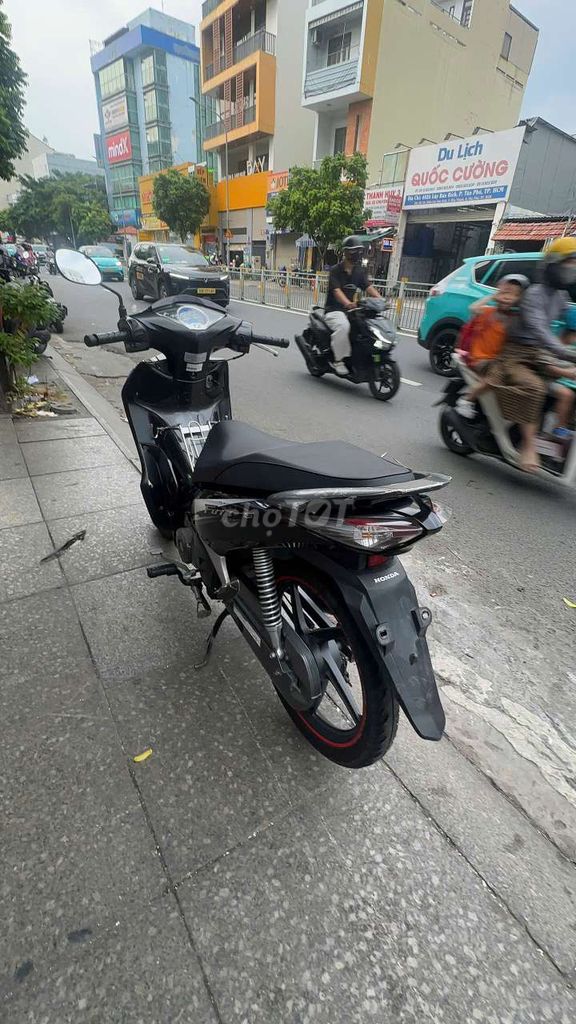 Honda Future mập Fi 2016 Черный, состояние 98% новый