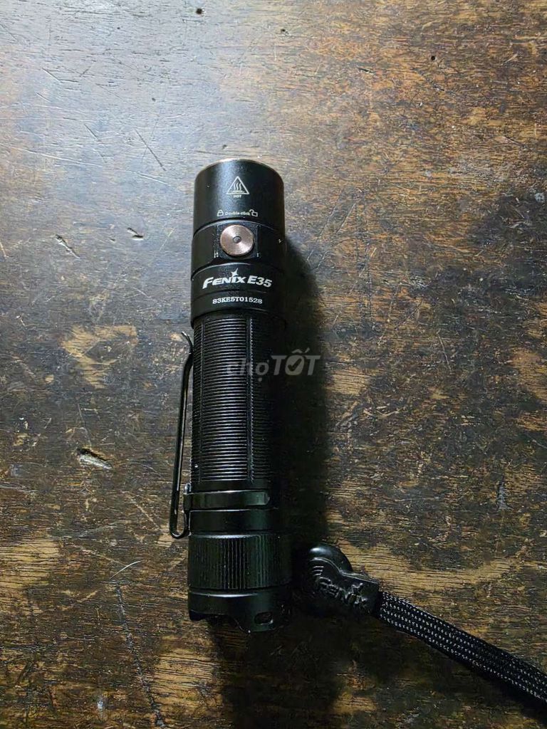 Đèn pin Fenix E35 V3.0 Đen. Mua bán Đèn tại Quận 1 Tp Hồ Chí Minh được đăng bởi Phúc Trần hình 1