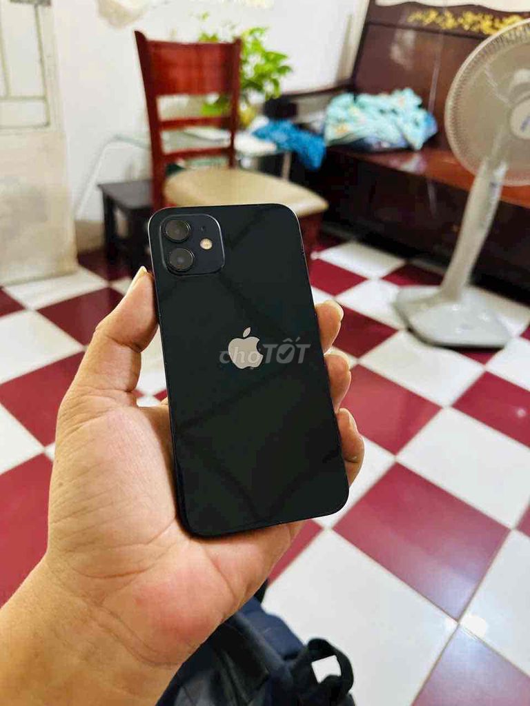 ⛔🥰 IPhone 12 Đen quốc tế 64gb.