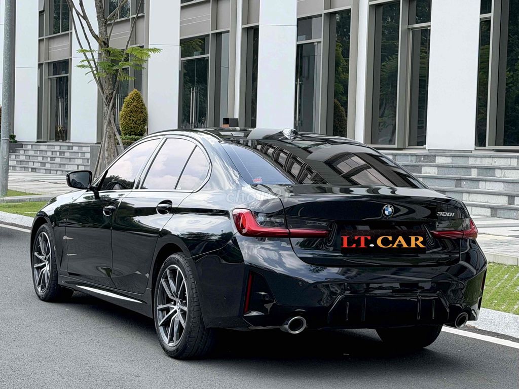 BMW 320i LCI 2023 Đen 13.000 km