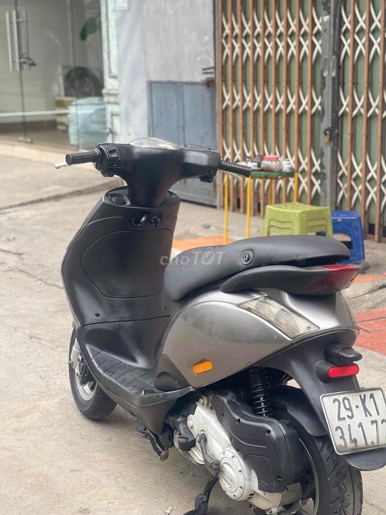 Скутер Piaggio Zip 100cc серый 2015 родной мотор