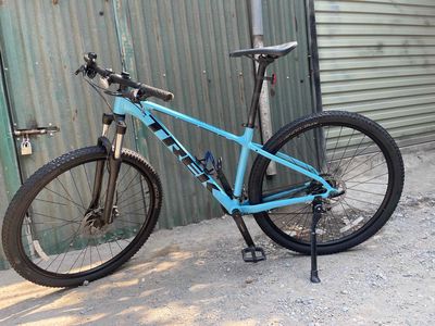 Xe đạp địa hình Trek Marlin 5. Mua bán Xe đạp tại Quận Thanh Xuân Hà Nội được đăng bởi Sơn Lâm Bike 30 Ngõ 345 Khương Trung HN hình 1