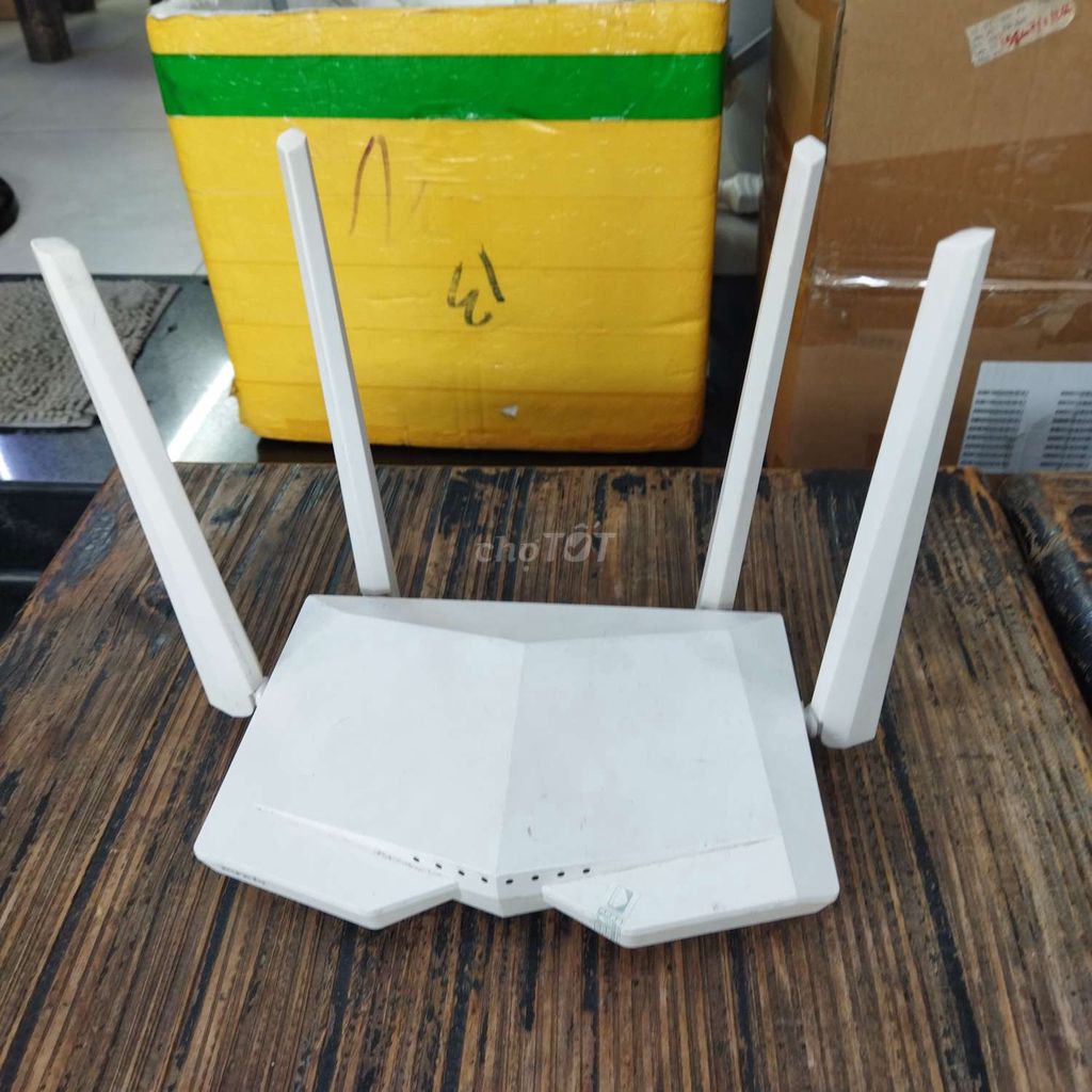 Phát wifi Tenda AC6 tốc độ 1200mbps 2 băng tầng.