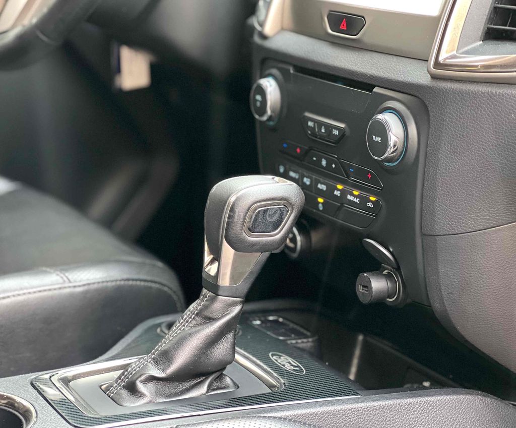 Everest Trend 2018 2.0 Chất xe đẹp - Giá hợp lý. Mua bán Ô tô tại Quận Gò Vấp Tp Hồ Chí Minh được đăng bởi DH AUTO FORD CHUYÊN XE FORD LƯỚT CHẤT LƯỢNG CAO hình 10