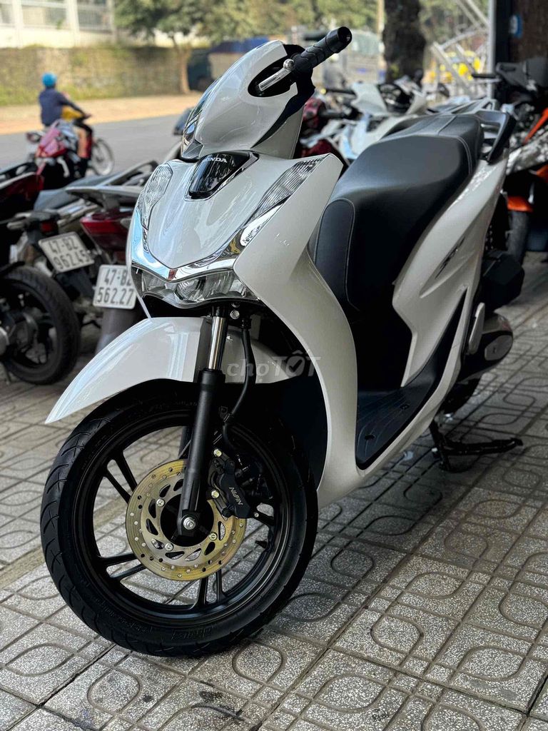 Honda SH Nam 125cc 2021 Trắng đen Sporty. Mua bán Xe máy tại Thành phố Buôn Ma Thuột Đắk Lắk được đăng bởi Ngô quốc Việt  hình 1