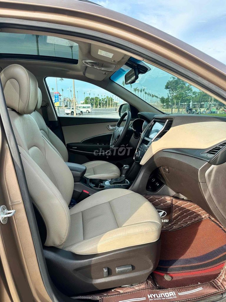 Hyundai Santa Fe 4WD 2016 đk 2017. Mua bán Ô tô tại Quận Cẩm Lệ Đà Nẵng được đăng bởi Nguyễn Duy hình 11