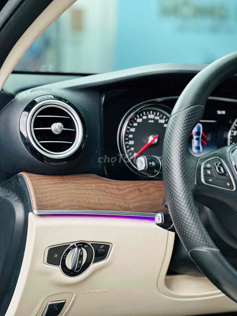 Mercedes Benz E200 Model 2017. Mua bán Ô tô tại Quận 8 Tp Hồ Chí Minh được đăng bởi Hồng Phúc hình 14