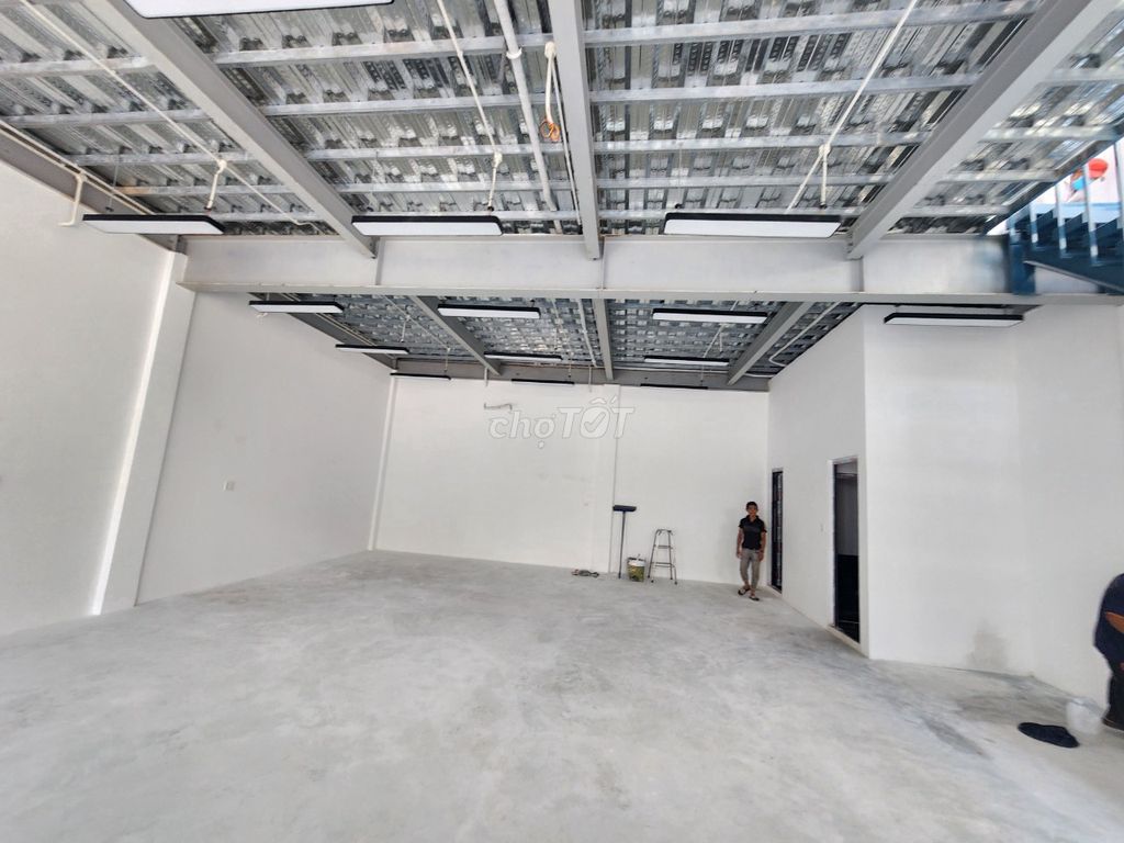 CHO THUÊ MẶT BẰNG SHOWROOM 250M2 GÓC 2 MẶT TIỀN P. AN KHÁNH, QUẬN 2