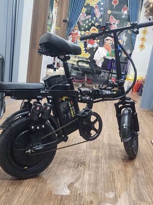 Xe đạp điện màu Đen. Mua bán Xe điện tại Quận Bắc Từ Liêm Hà Nội được đăng bởi Cao Hữu Hạnh