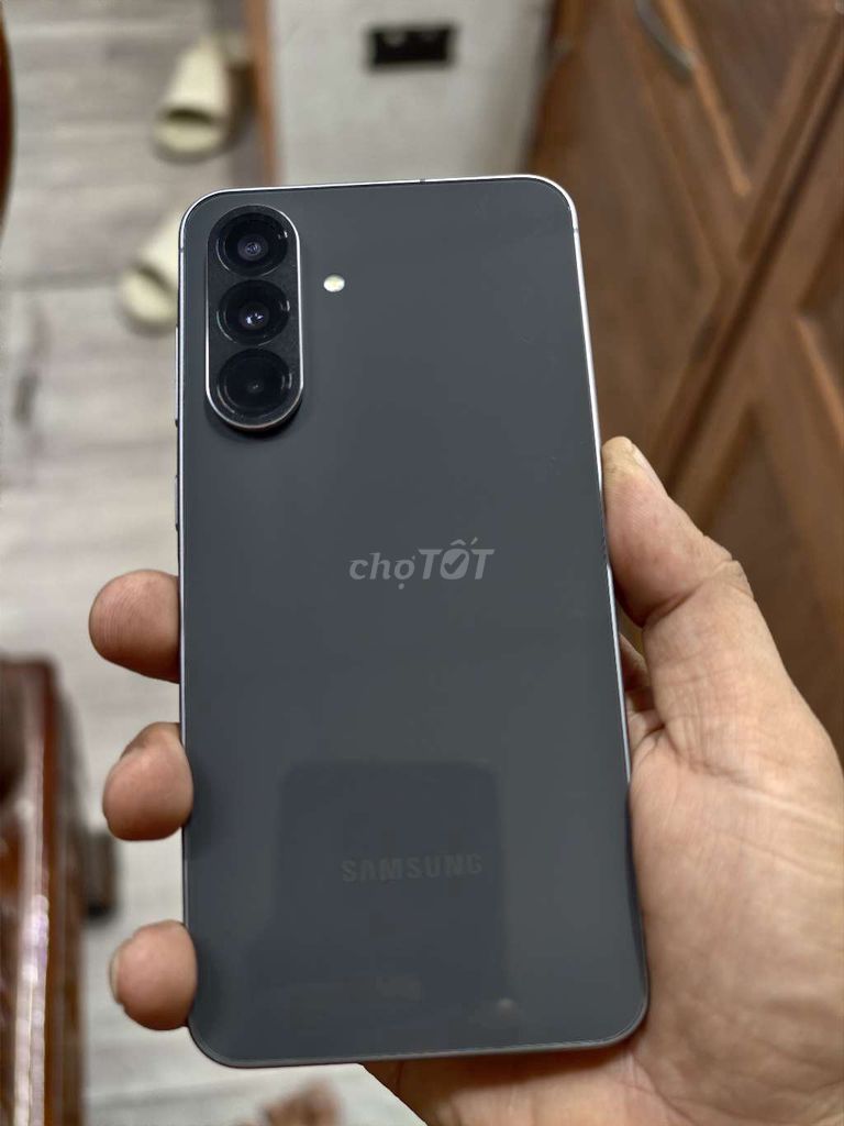 Samsung Galaxy A56 5G 256GB Đen. Mua bán Điện thoại tại Thị xã Tân Uyên Bình Dương được đăng bởi Hiền hình 1