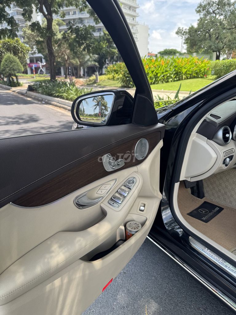 MERCEDES-BENZ C200 EXCLUSIVE 2019. Mua bán Ô tô tại Quận 7 Tp Hồ Chí Minh được đăng bởi Minh Anh hình 9