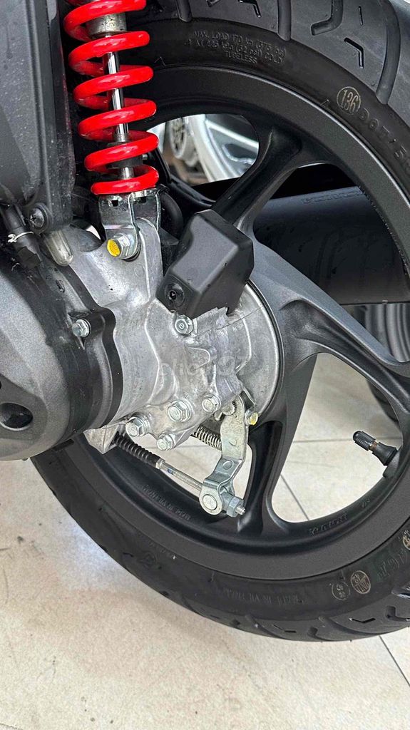 Honda Vison 2025.odd 300km.odd300km.Chính chủ.BS49. Mua bán Xe máy tại Quận 6 Tp Hồ Chí Minh được đăng bởi Cửa Hàng Xe Máy Hoà Bùi hình 8