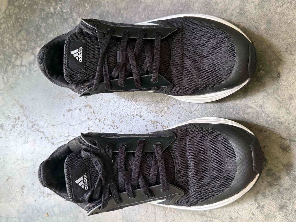 Giày thể thao Adidas size 40. Mua bán Giày dép tại Quận Cẩm Lệ Đà Nẵng được đăng bởi Huy hình 1