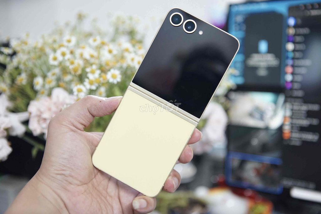 Samsung Z Flip6 5G yellow (12/256Gb) - 2 sim 5G. Mua bán Điện thoại tại Quận 5 Tp Hồ Chí Minh được đăng bởi Lê Trọng Tấn hình 1