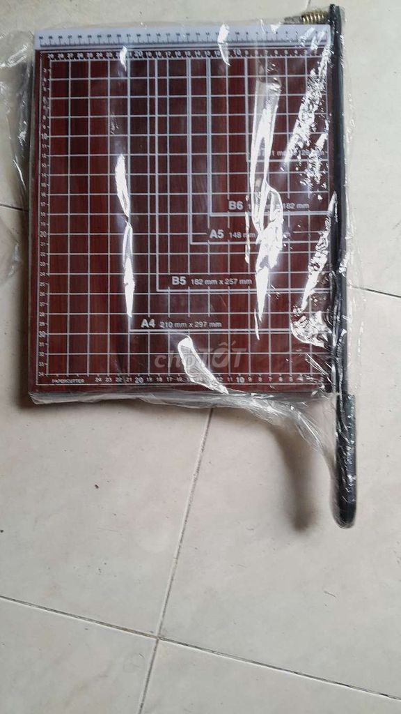 Bàn cắt giấy A4 ( bàn gỗ paper cutter )