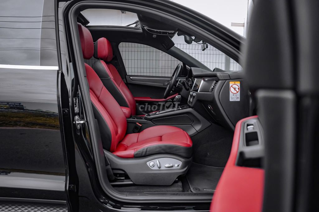 Porsche Macan 2021 màu đen ghế đỏ cực đẹp. Mua bán Ô tô tại Quận 7 Tp Hồ Chí Minh được đăng bởi Hoàn Lee Xe Lướt hình 14